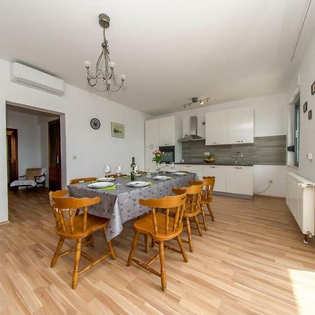 Apartments L&L 두기라트 외부 사진