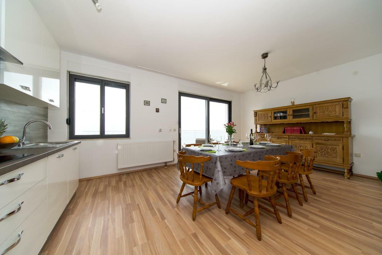Apartments L&L 두기라트 외부 사진