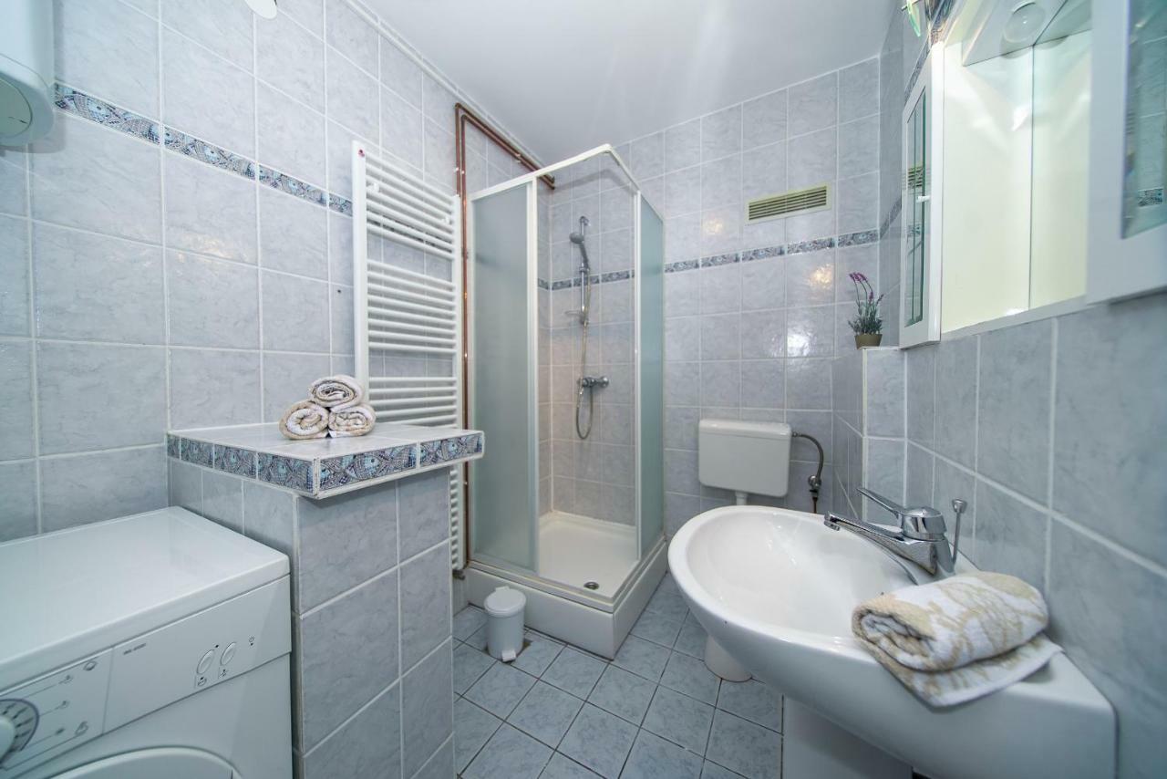 Apartments L&L 두기라트 외부 사진