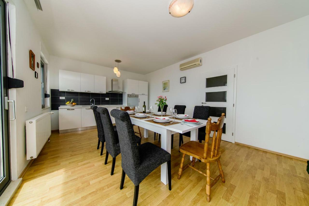 Apartments L&L 두기라트 외부 사진
